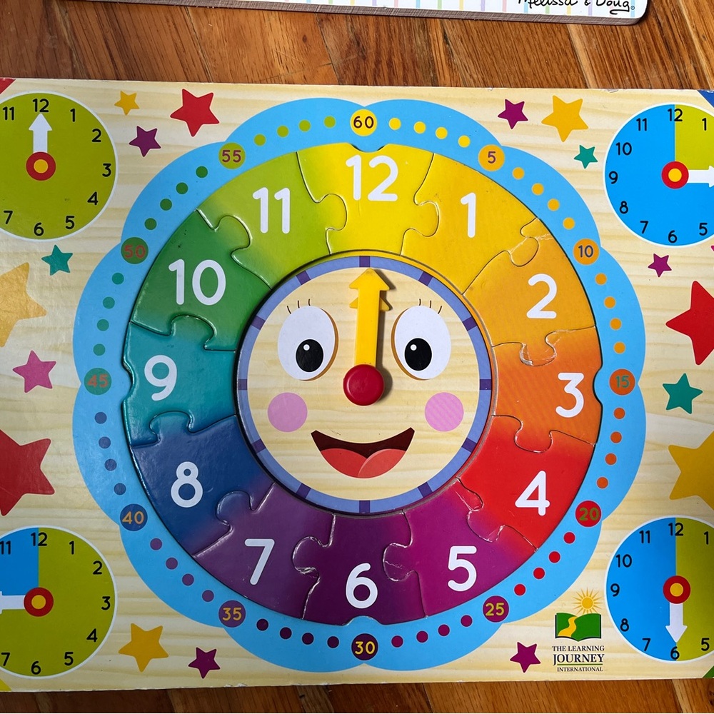 Children learning puzzles - Picture 2 of 12